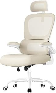 Ergonomske uredske stolice s bijelim okvirom, bež podstavljenim sjedalom i naslonom, podesivim naslonima za ruke, naslonom za glavu i pet kotačića - savršen izbor među najboljim uredskim stolicama 2026 za udobnost i stil.